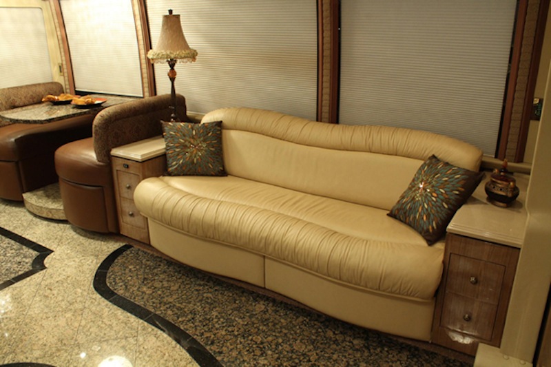 2005 Prevost Millennium H3-45 For Sale