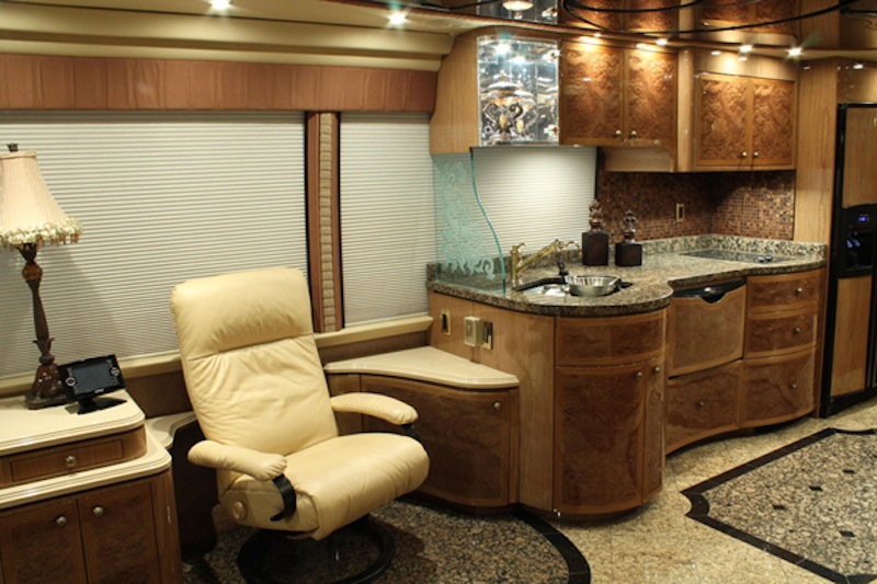 2005 Prevost Millennium H3-45 For Sale