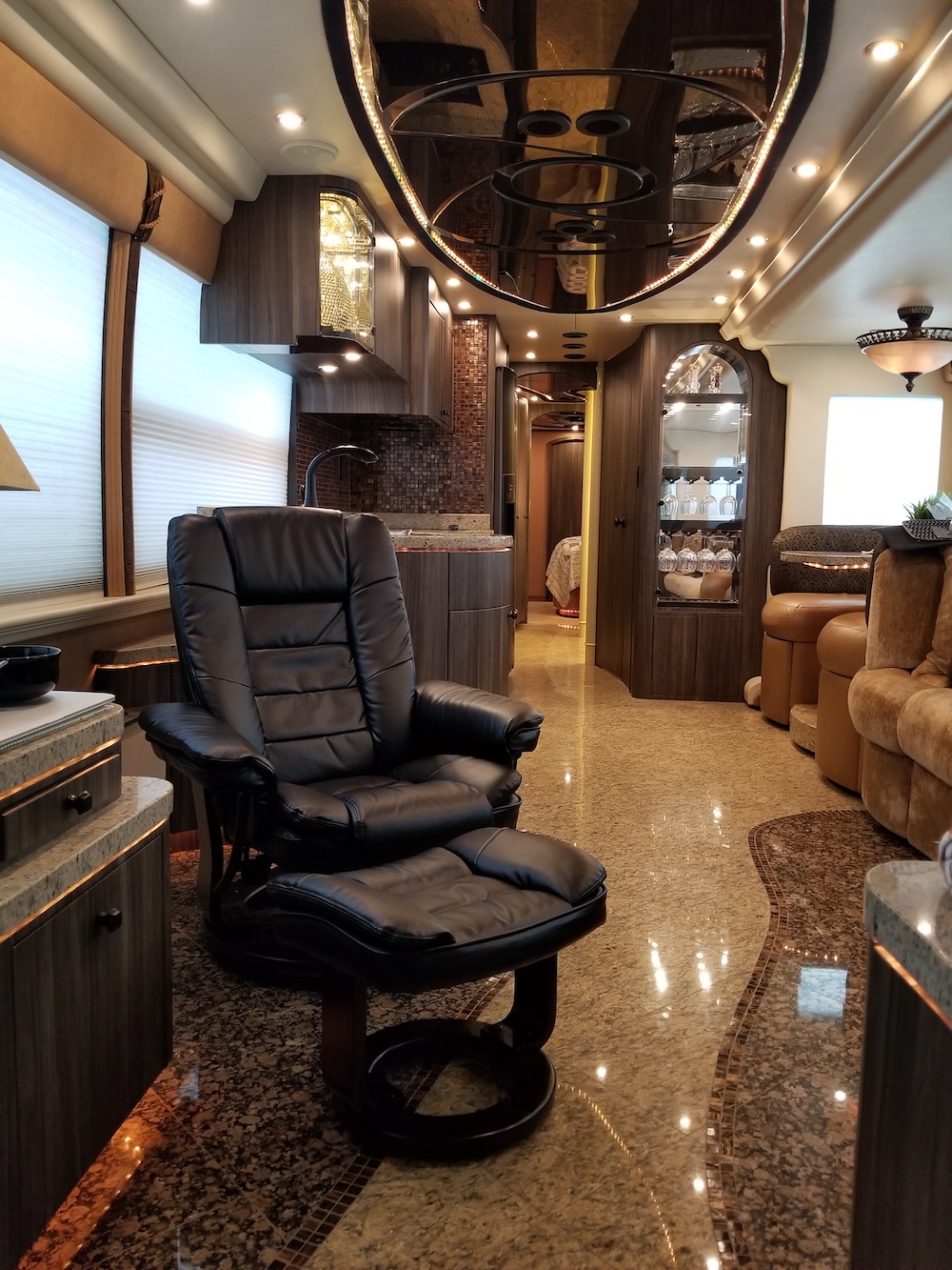 2005 Prevost Millennium H3-45 For Sale