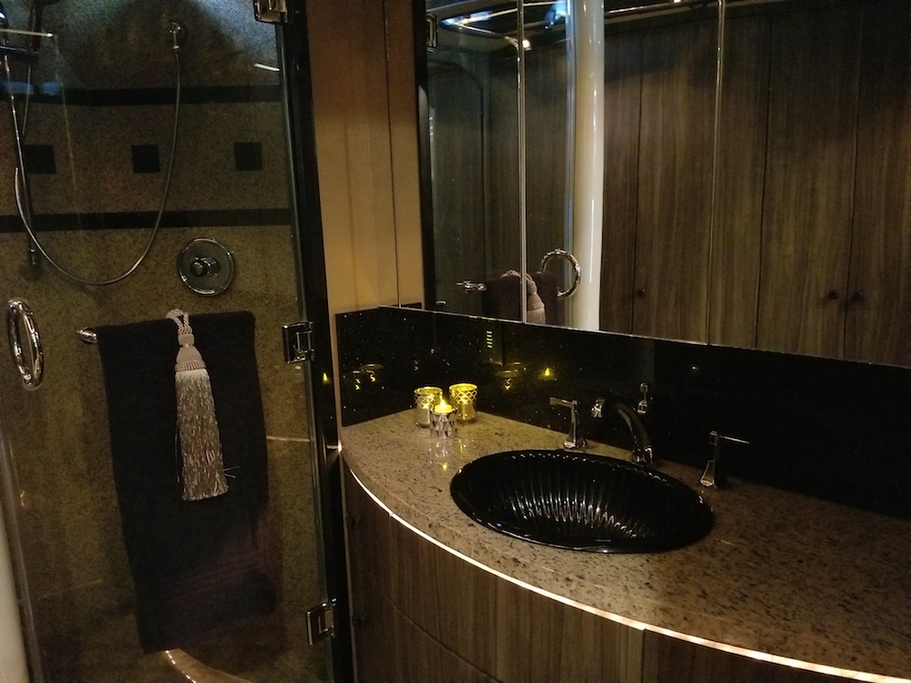 2005 Prevost Millennium H3-45 For Sale