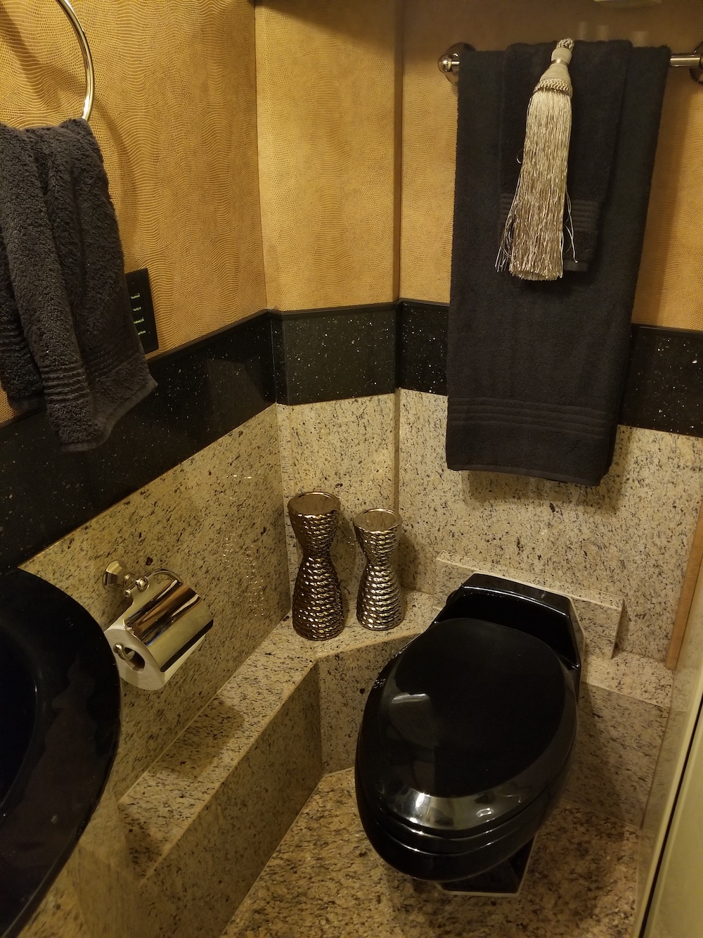 2005 Prevost Millennium H3-45 For Sale