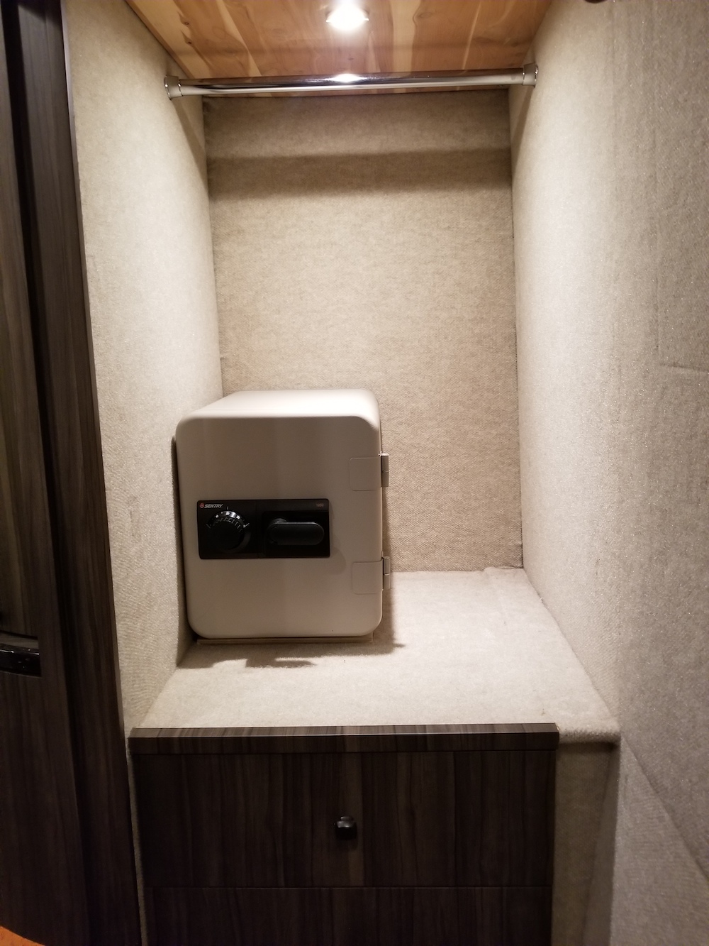 2005 Prevost Millennium H3-45 For Sale