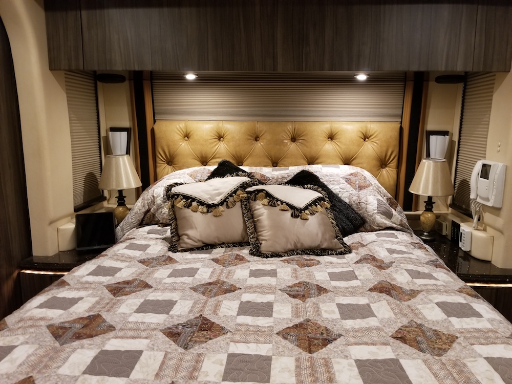 2005 Prevost Millennium H3-45 For Sale