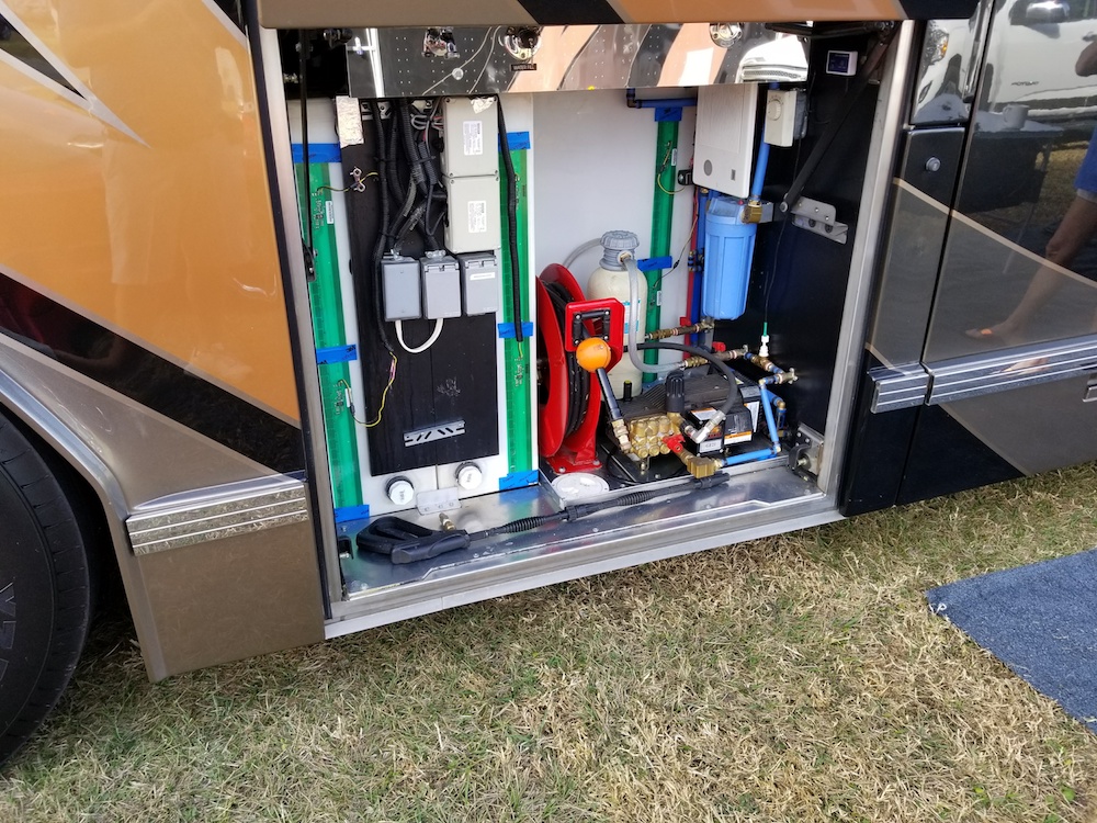 2005 Prevost Millennium H3-45 For Sale