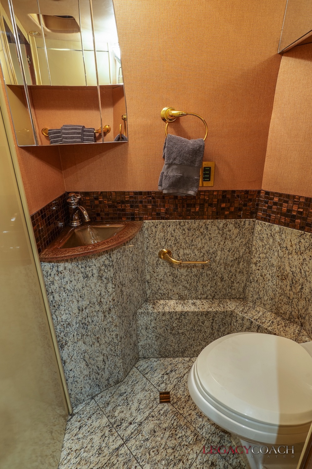 2005 Prevost Millennium XLII For Sale