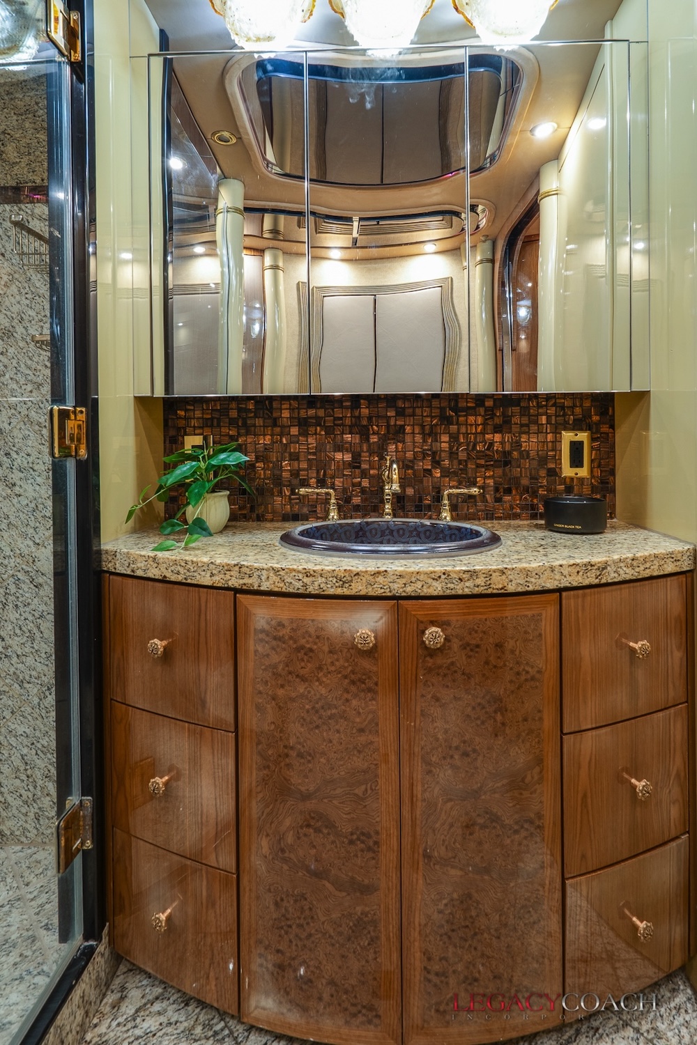 2005 Prevost Millennium XLII For Sale