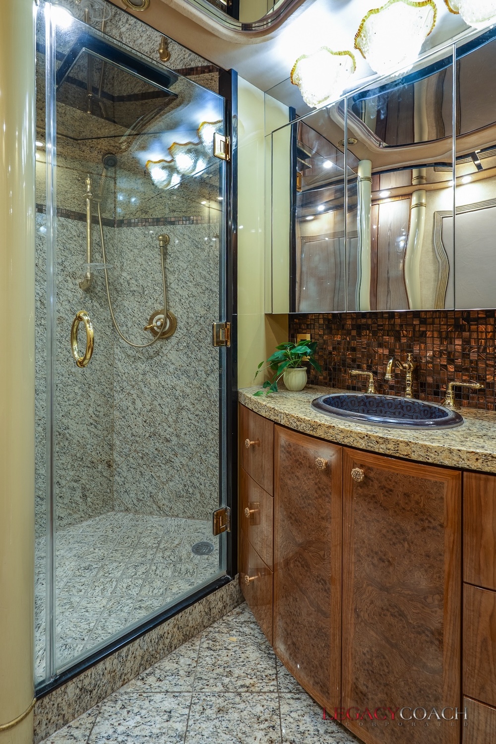 2005 Prevost Millennium XLII For Sale