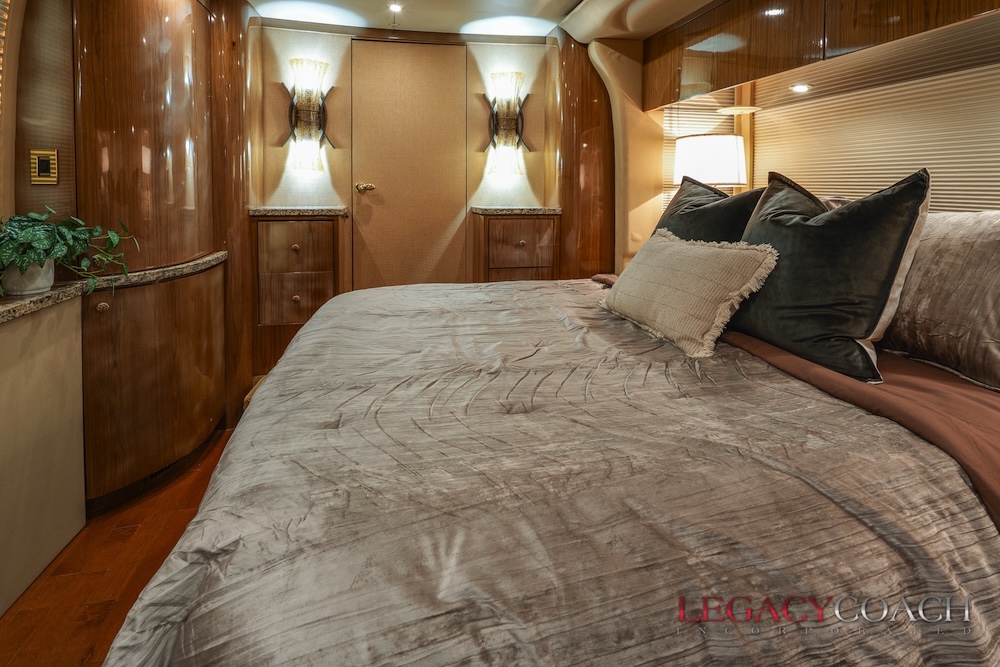 2005 Prevost Millennium XLII For Sale