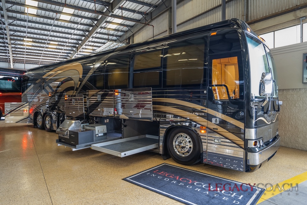 2005 Prevost Millennium XLII For Sale