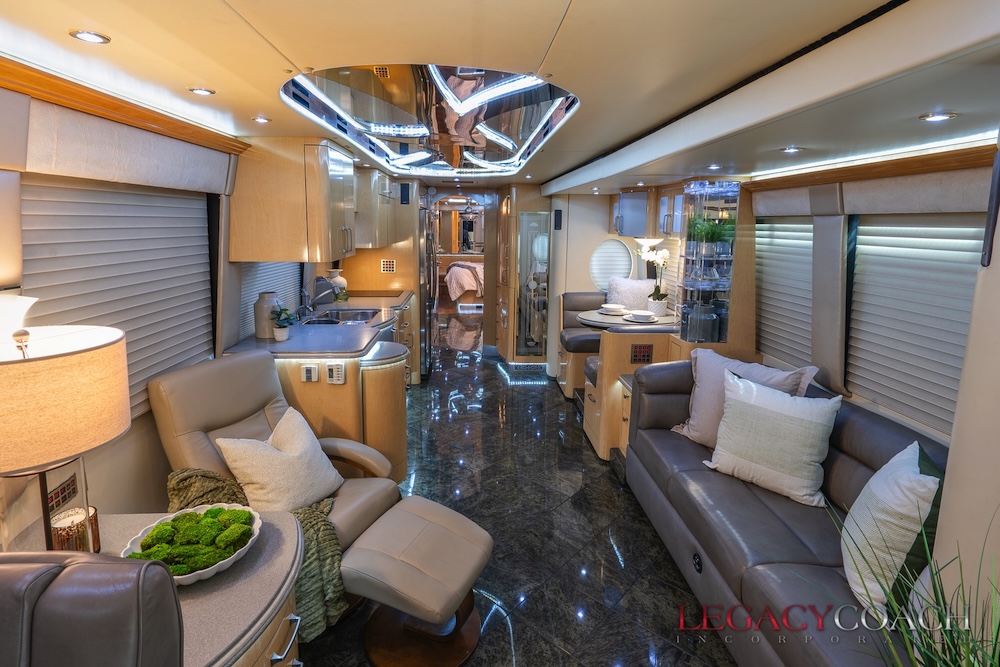 2005 Prevost Parliament XLII For Sale