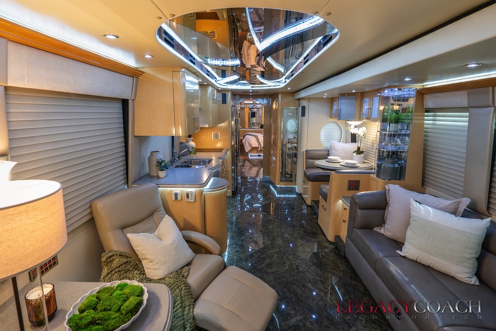 2005 Prevost Parliament XLII For Sale