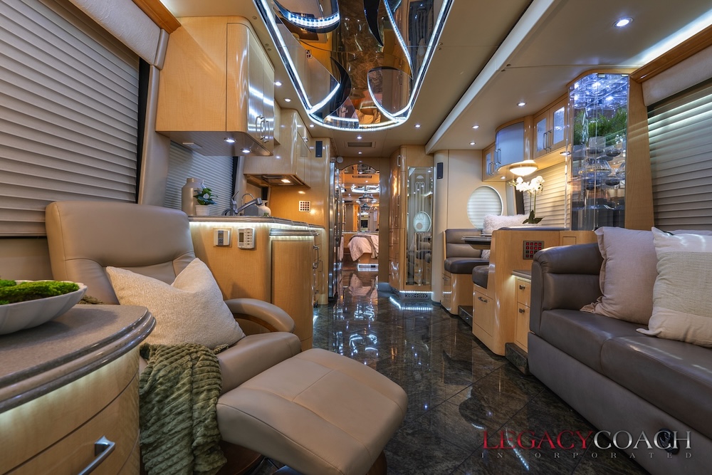2005 Prevost Parliament XLII For Sale