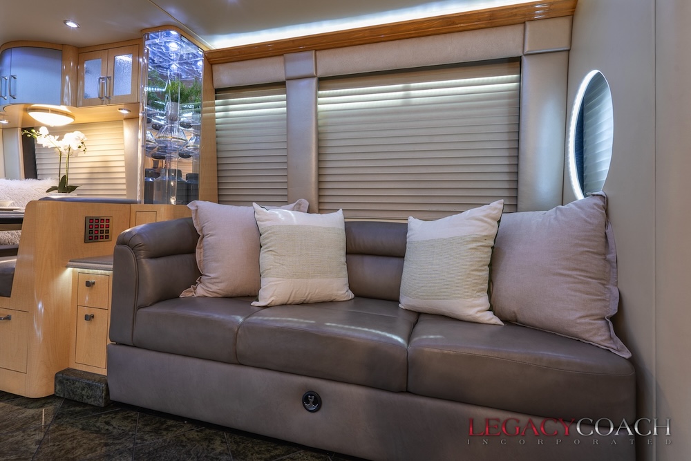 2005 Prevost Parliament XLII For Sale