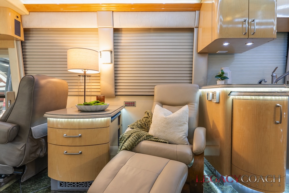 2005 Prevost Parliament XLII For Sale