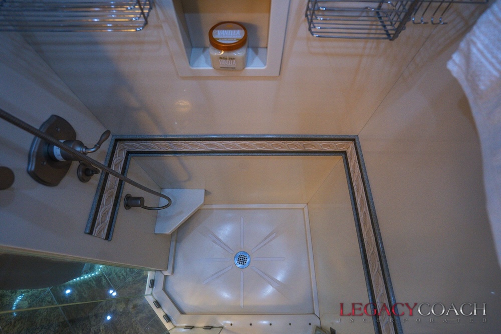 2005 Prevost Parliament XLII For Sale