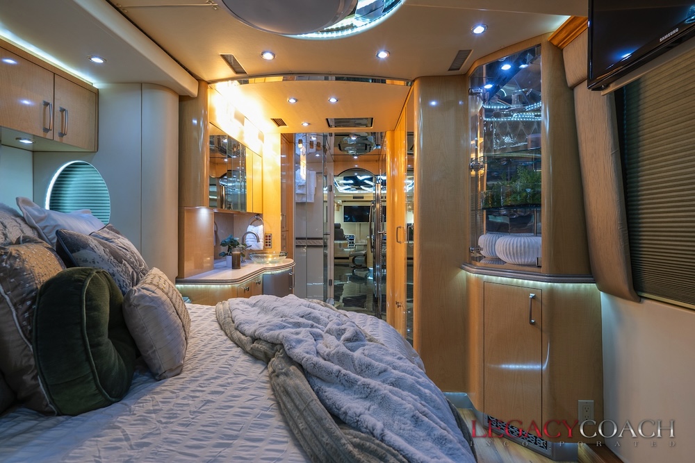 2005 Prevost Parliament XLII For Sale
