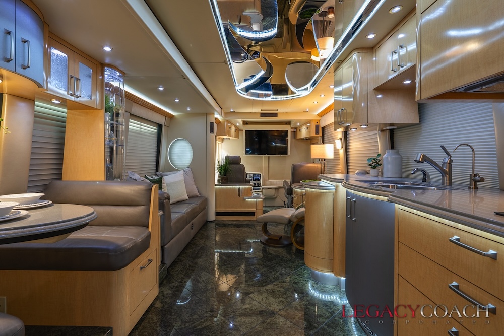 2005 Prevost Parliament XLII For Sale