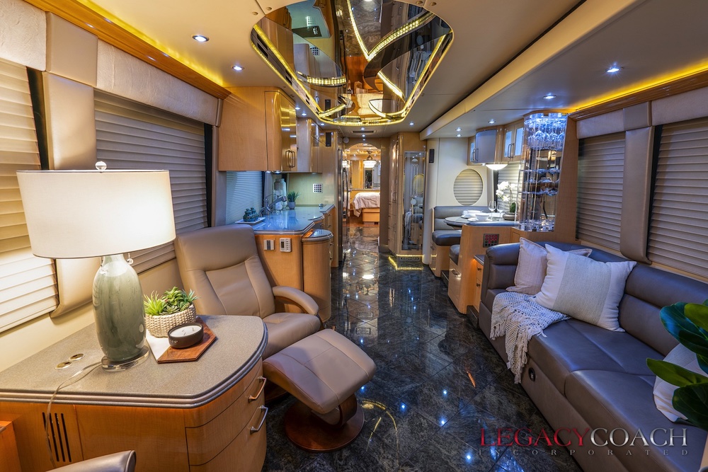 2005 Prevost Parliament XLII For Sale