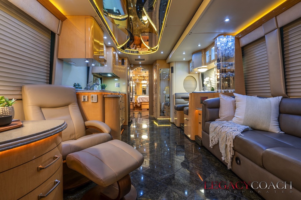 2005 Prevost Parliament XLII For Sale