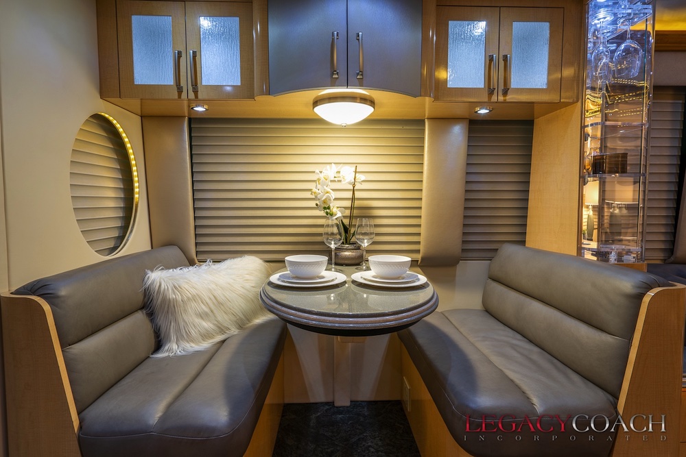 2005 Prevost Parliament XLII For Sale