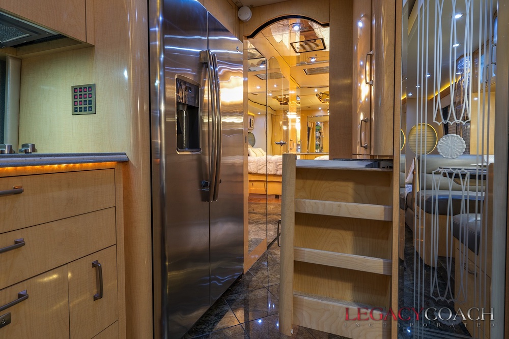 2005 Prevost Parliament XLII For Sale