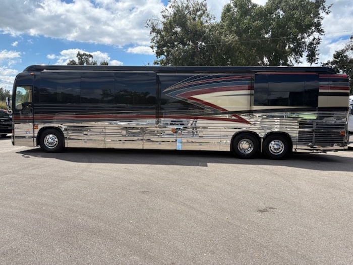 2005 Prevost Parliament XLII For Sale