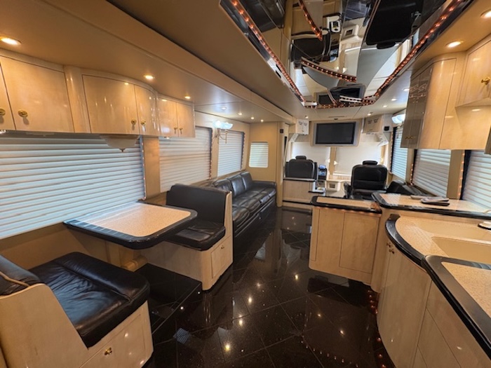 2005 Prevost Parliament XLII For Sale