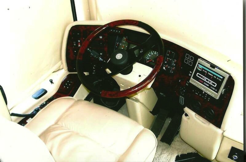 2005 Prevost Parliament XLII For Sale