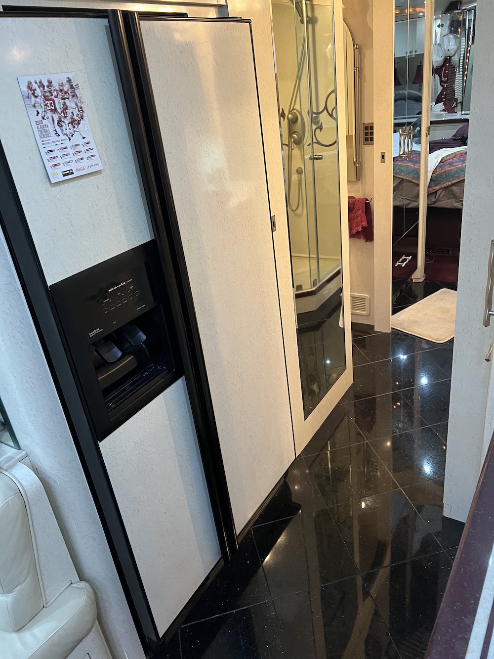 2005 Prevost Parliament XLII For Sale