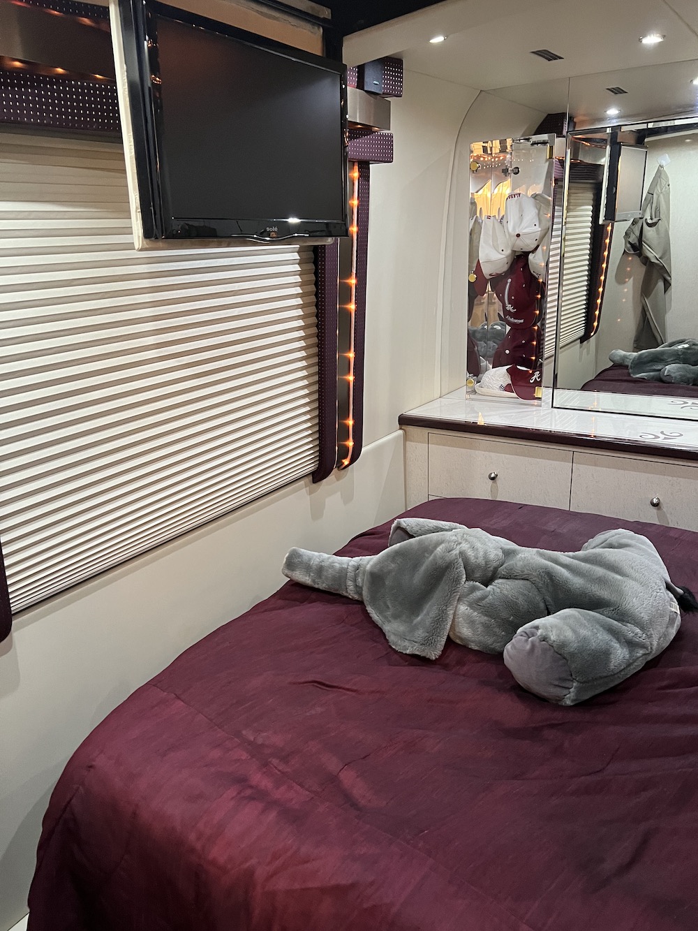 2005 Prevost Parliament XLII For Sale