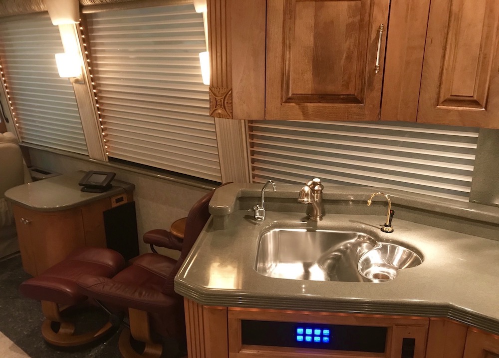 2005 Prevost Royale XLII For Sale