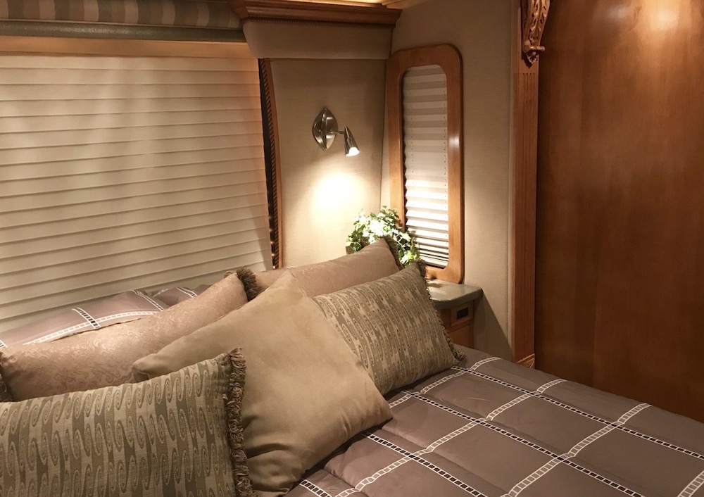 2005 Prevost Royale XLII For Sale