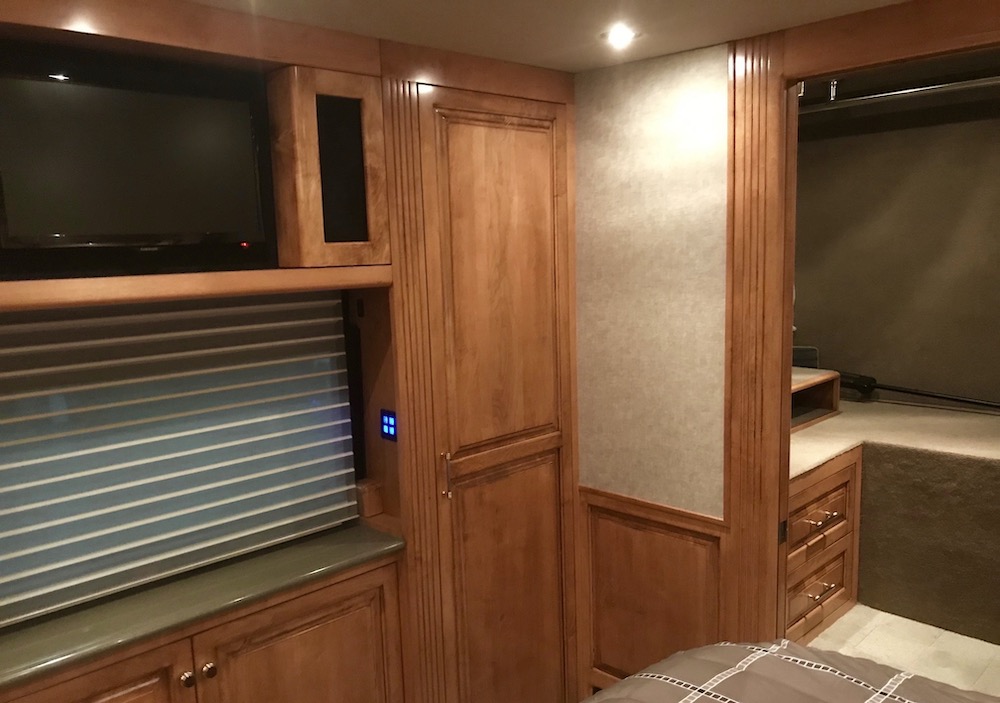 2005 Prevost Royale XLII For Sale