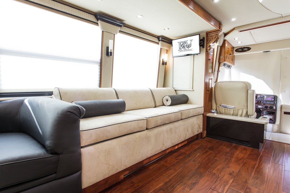 2005 Prevost Royale XLII For Sale