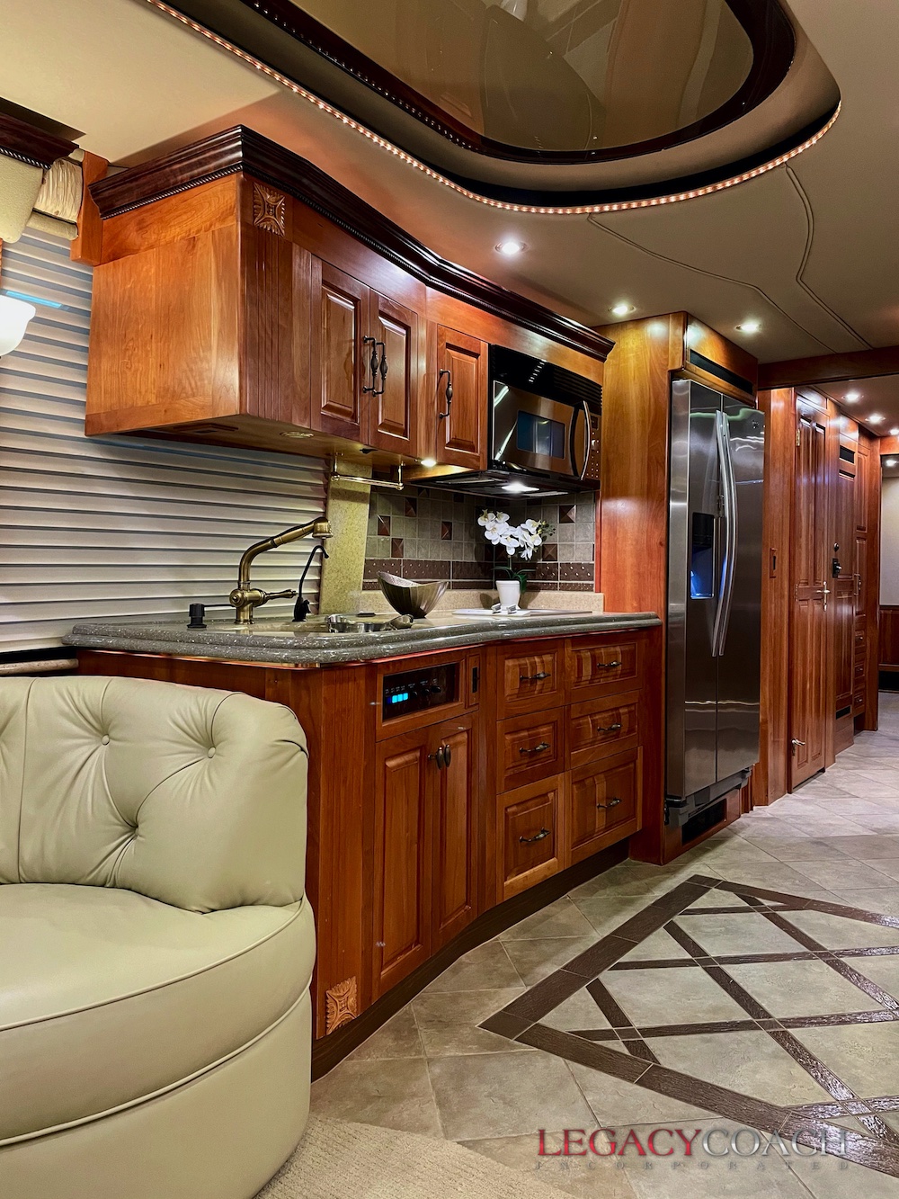 2005 Prevost Royale XLII For Sale