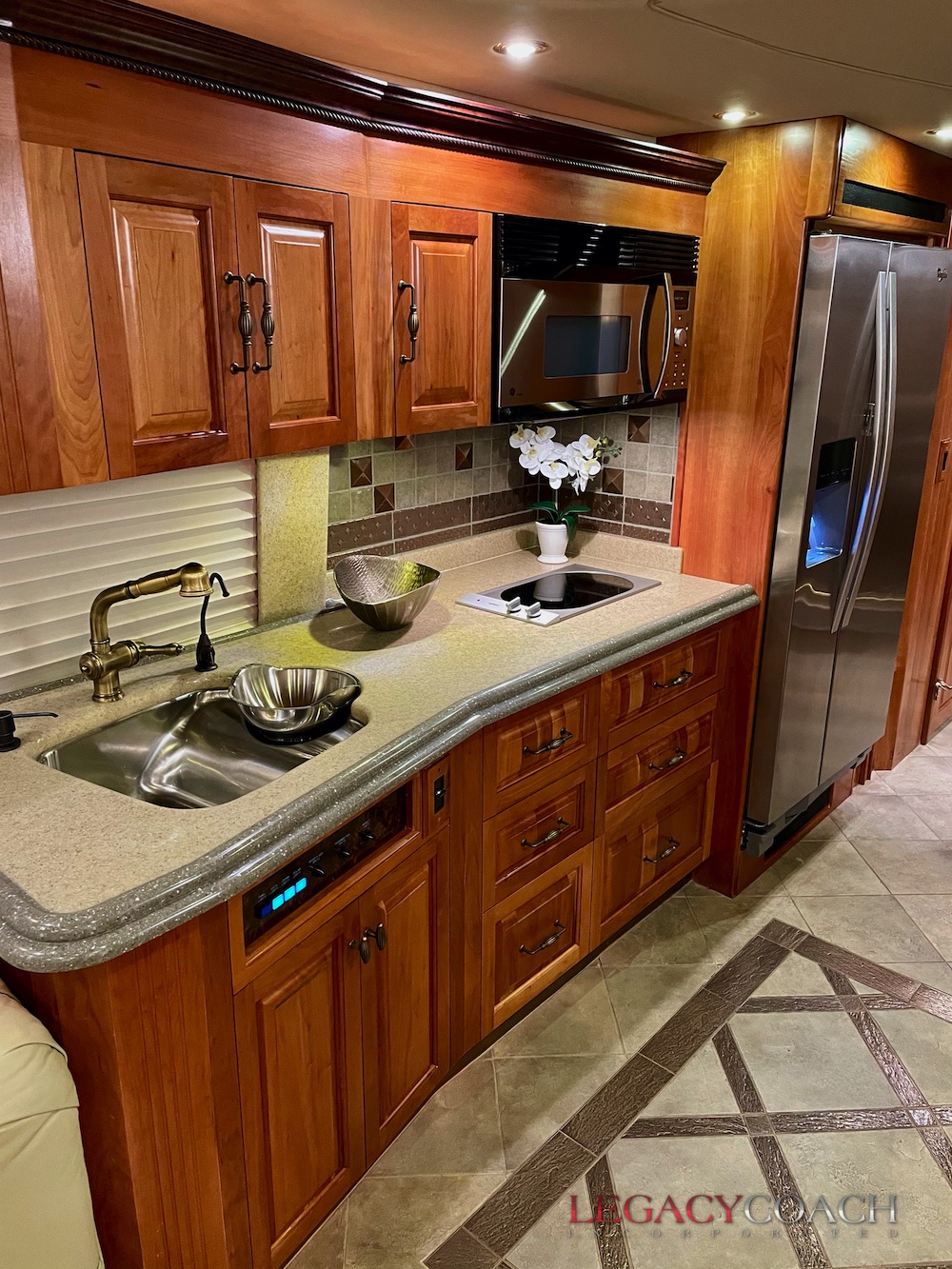 2005 Prevost Royale XLII For Sale