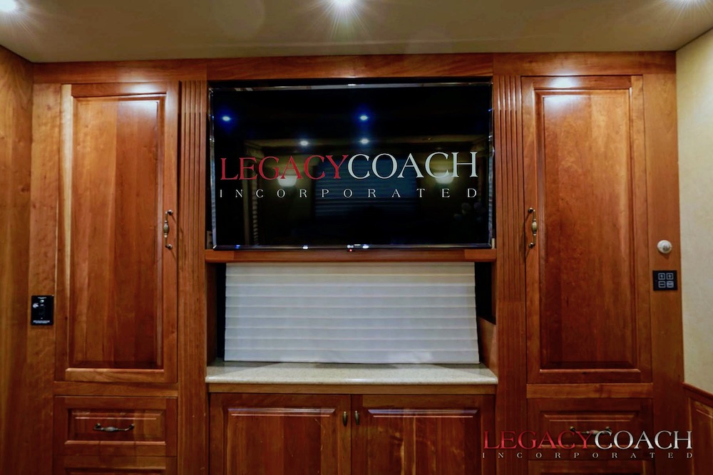 2005 Prevost Royale XLII For Sale