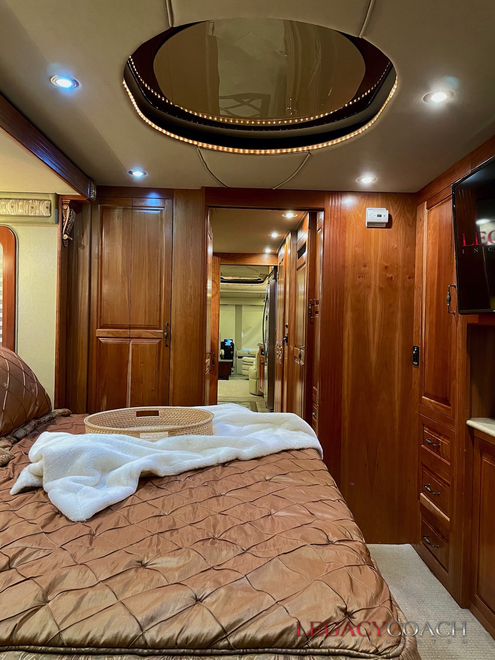 2005 Prevost Royale XLII For Sale