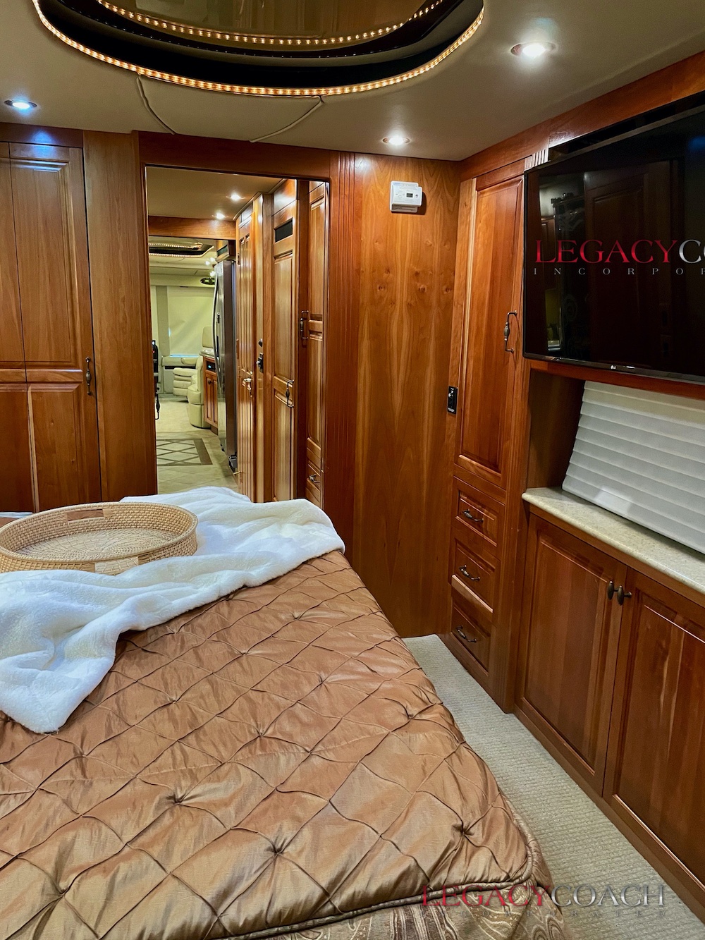 2005 Prevost Royale XLII For Sale