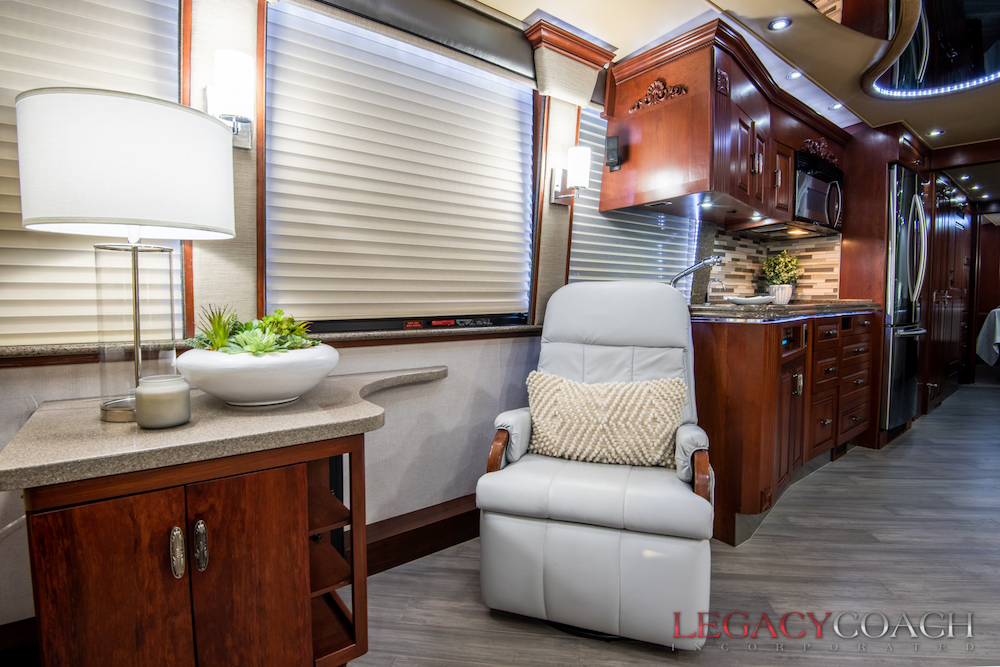 2005 Prevost Royale XLII For Sale