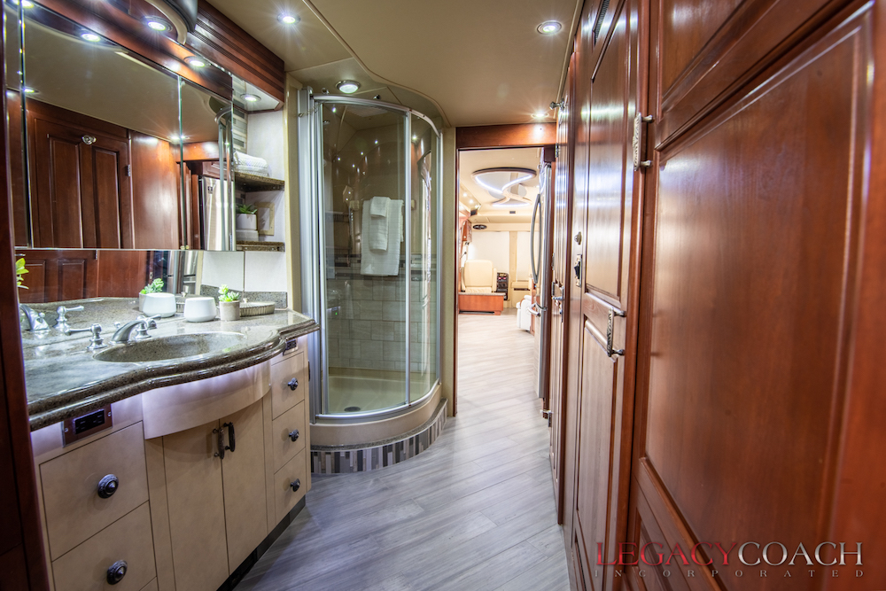 2005 Prevost Royale XLII For Sale