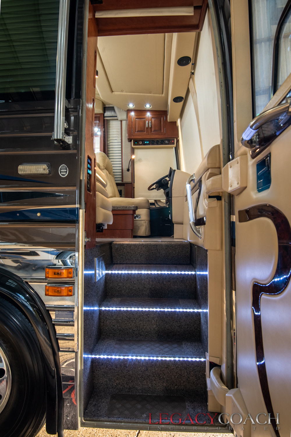 2005 Prevost Royale XLII For Sale