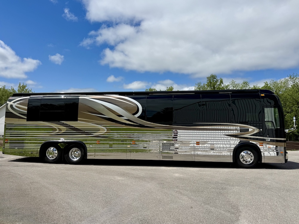 2005 Prevost Royale XLII For Sale