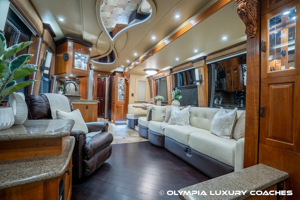 2005 Prevost Royale XLII For Sale