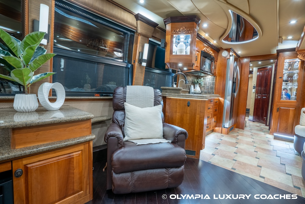 2005 Prevost Royale XLII For Sale