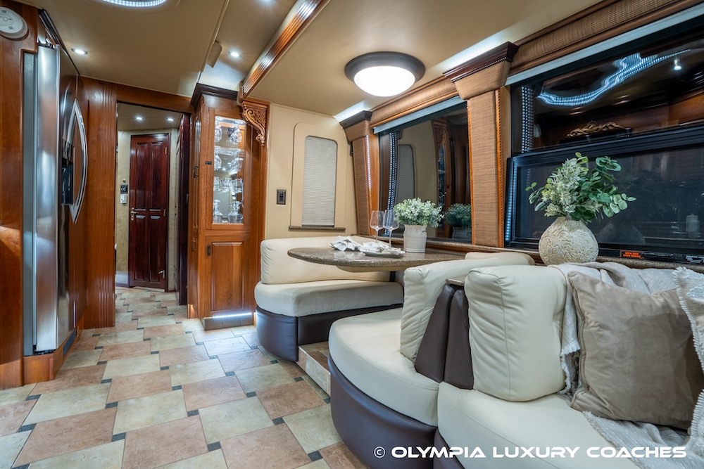 2005 Prevost Royale XLII For Sale