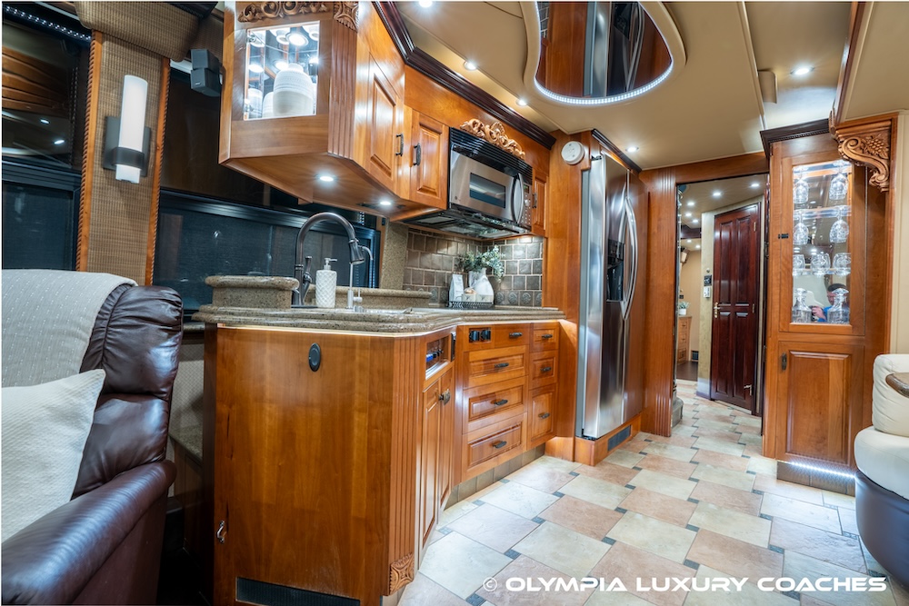 2005 Prevost Royale XLII For Sale
