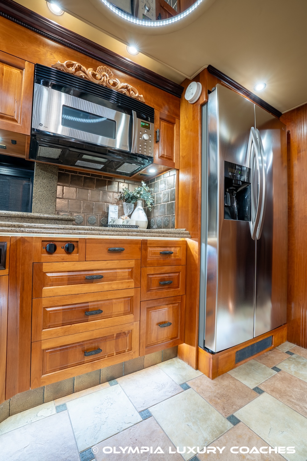 2005 Prevost Royale XLII For Sale
