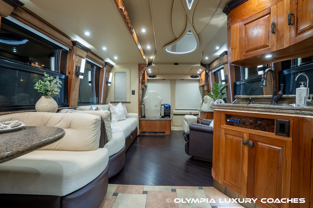 2005 Prevost Royale XLII For Sale