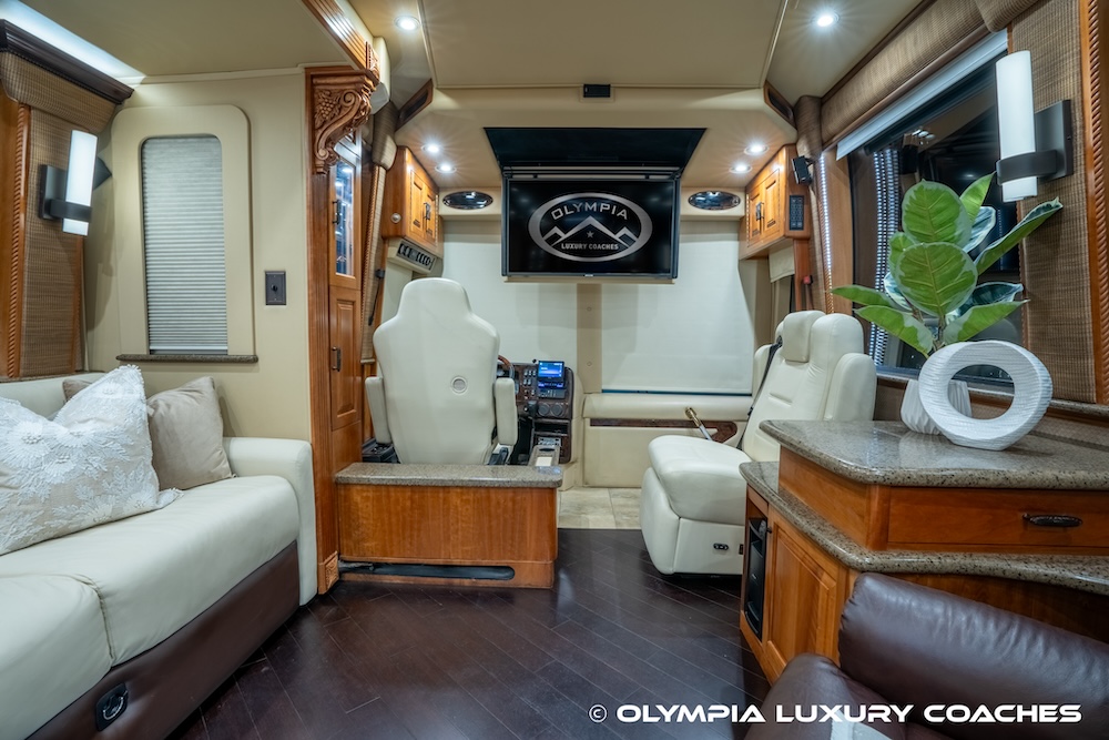 2005 Prevost Royale XLII For Sale
